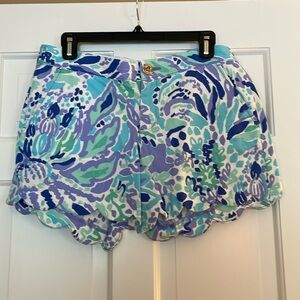 Lilly Pulitzer 5” Buttercup Scallop Hem Short, Size 6
